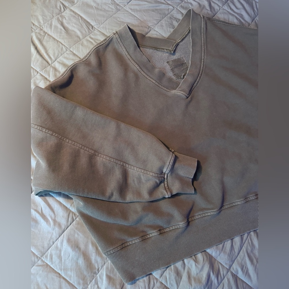 Aerie XL light army green V neck sweatshirt💚